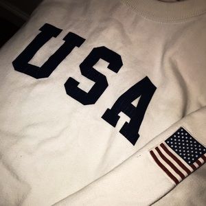Brandy Melville USA sweater